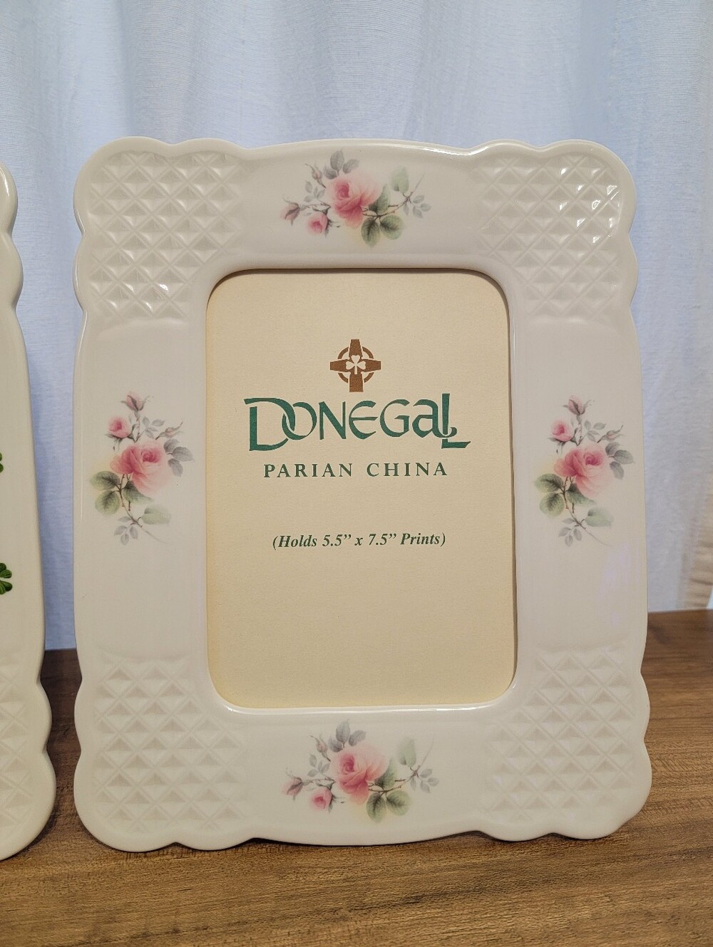 Beautiful Pair of Vintage Donegal Parian China Picture Frames - 5.5" x 7.5" - Picture 3 of 4